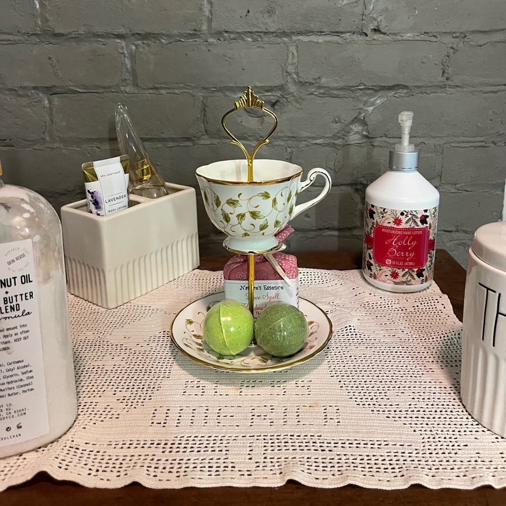 Vintage Tea Cup and Saucer Trinket Holder - Picture 3 of 11